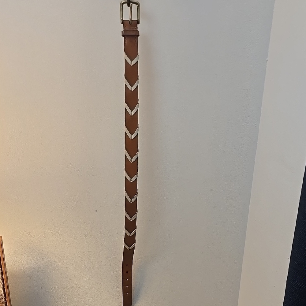 Brown Leather Women’s Belt with White Chevron Stitching